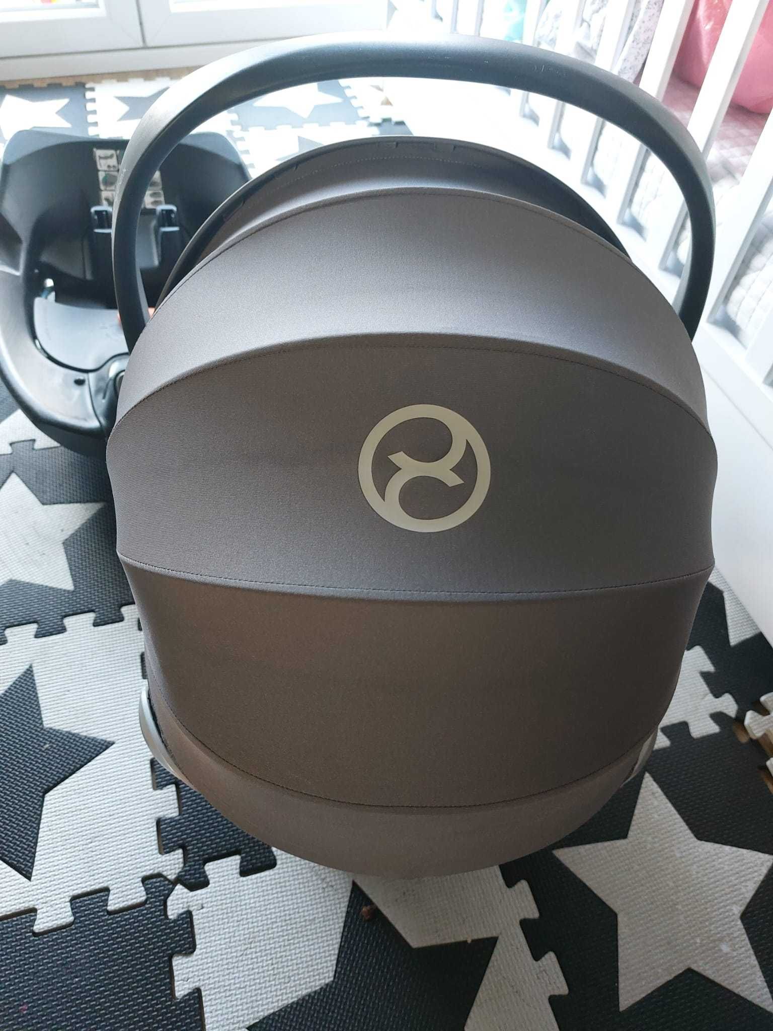 Fotelik samochodowy 0-13 kg Cybex Cloud Q Plus wraz z bazą.