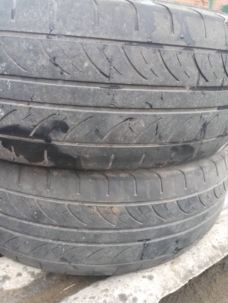 Резина літня 215/60R16 95V