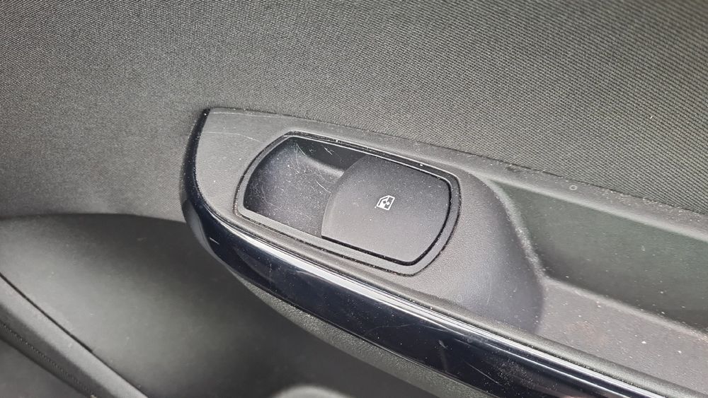 Comando / botão / interruptor vidros frente direito OPEL Corsa E