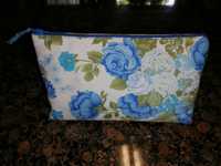 Bolsa necessaire estampado florido