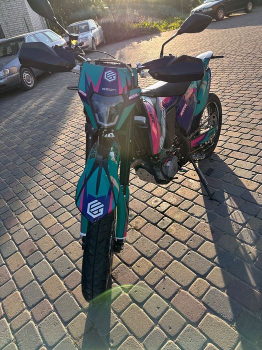 Geon Dakar GNS 300r