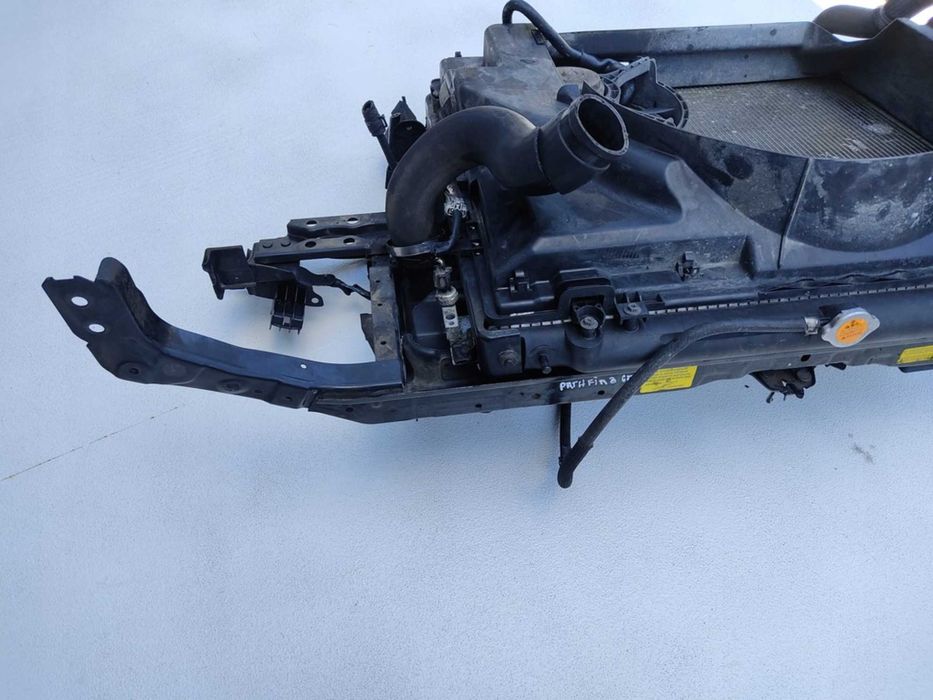 Передня панель комплектна Nissan Pathfinder 2.5DCI 2004-2014