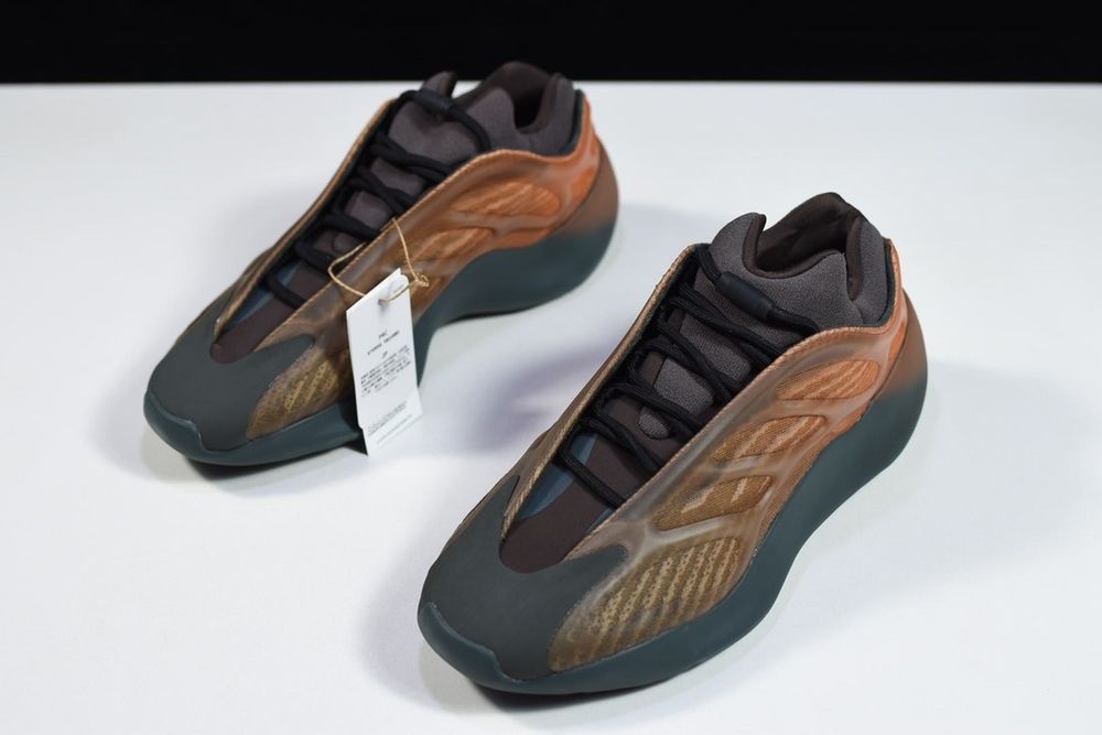 Adidas Yeezy 700 V3 Copper Fade
