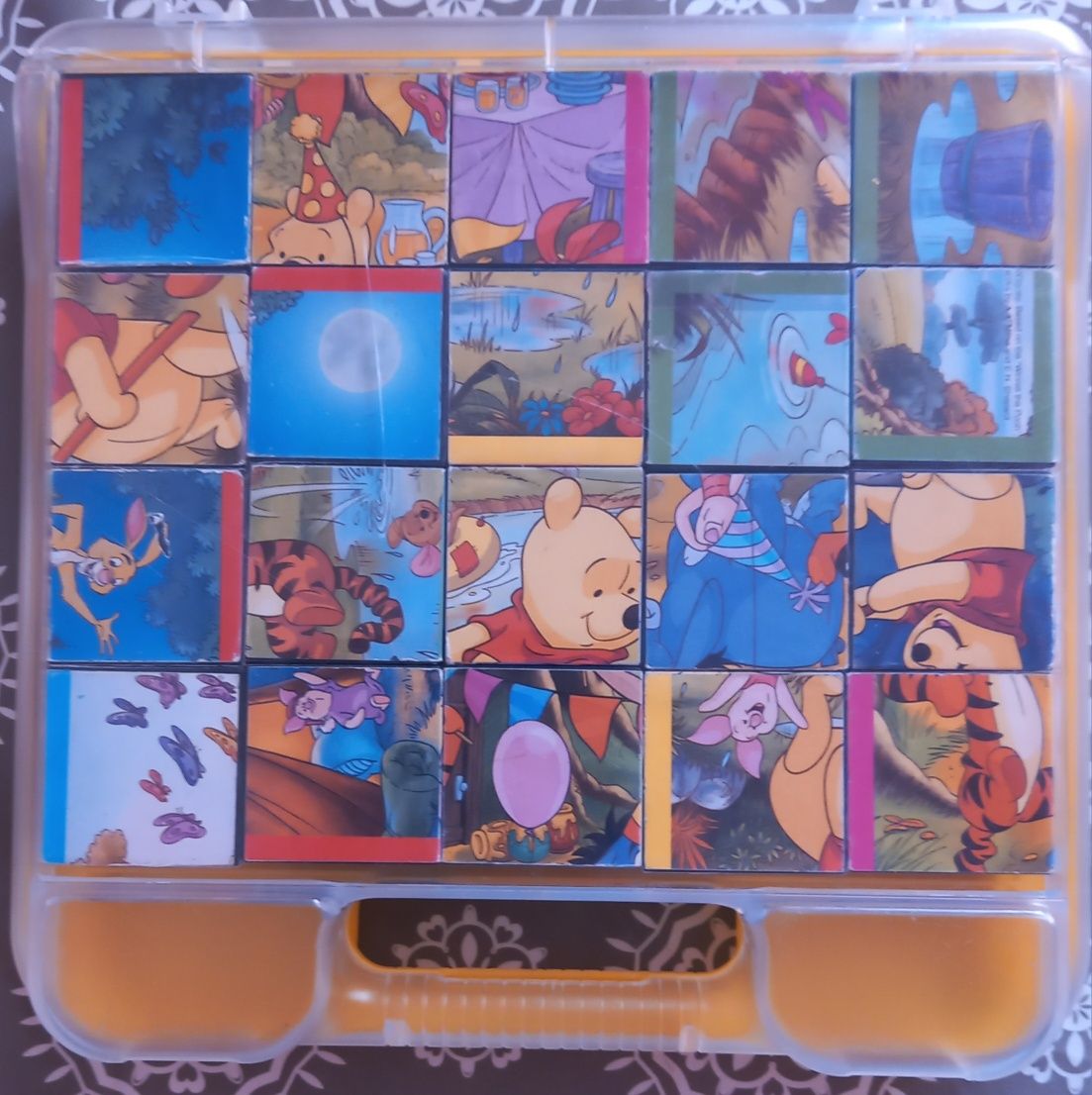 Puzzle + klocki kwadratowe plastikowe Puchatek (6 ukladanek) 3+ i 4+ +