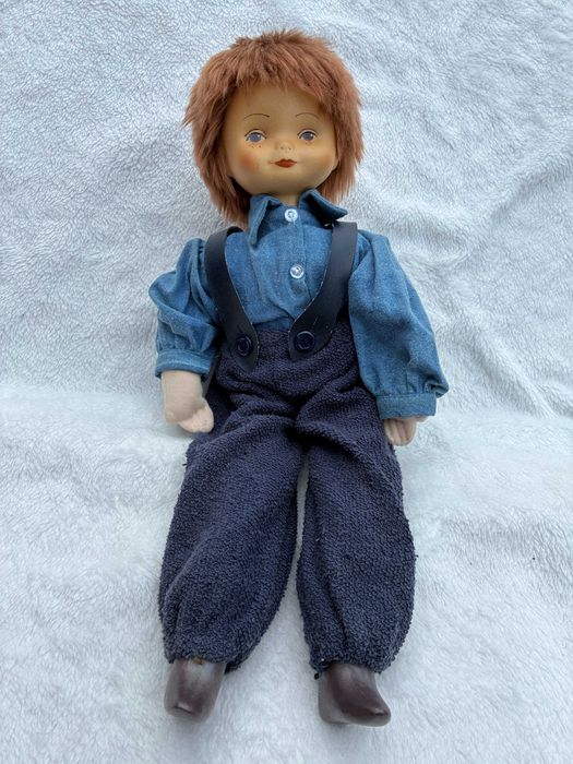 Хлопчик-фарфор у штанях з підтяжками, ручна робота фарфоровая кукла