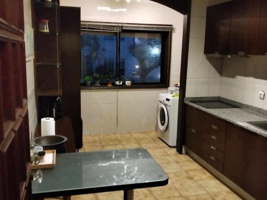 Alugo apartamento T2
