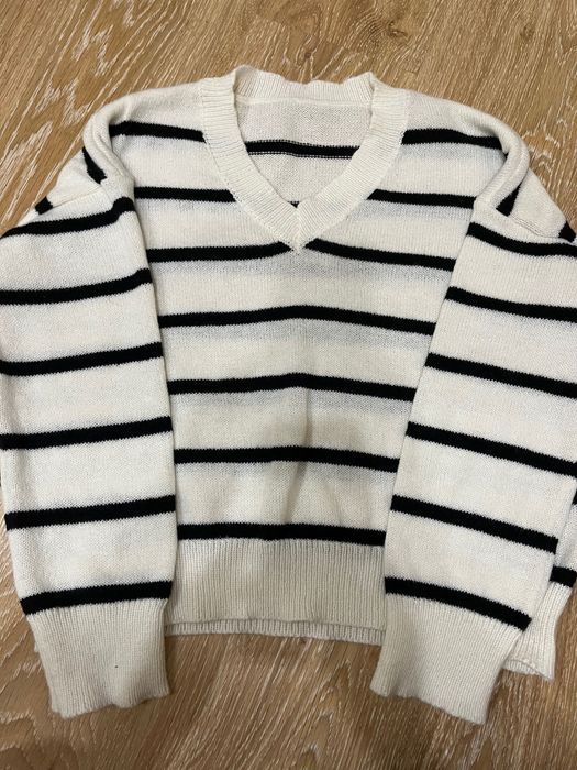 Жіноча кофта в полоску