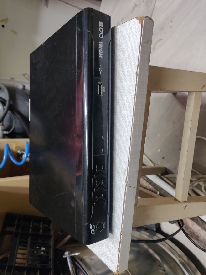 Dekodery DVB-T i piloty