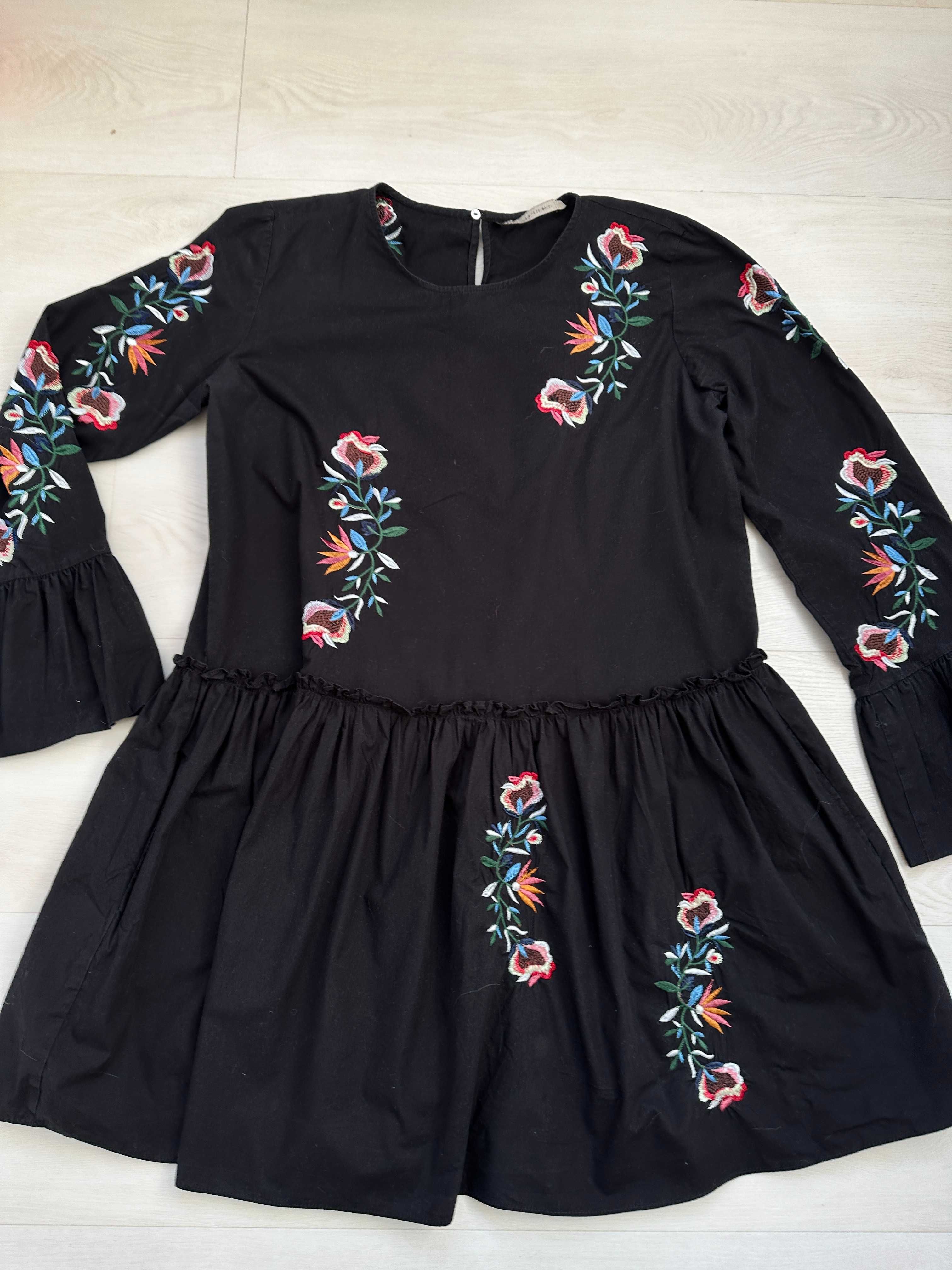 luźna czarna sukienka ZARA falbany haft kwiaty rozm XL 42