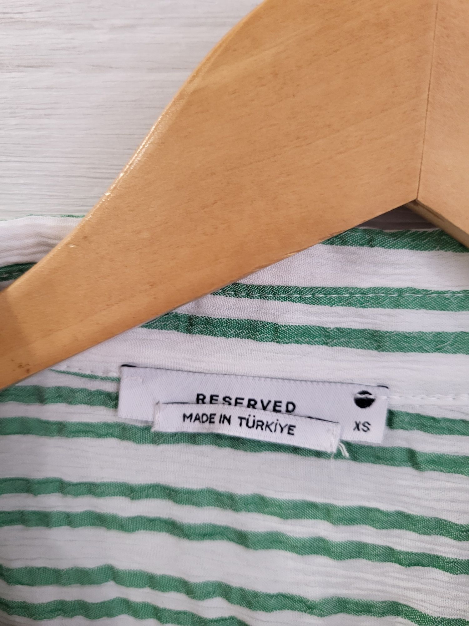 Sukienka midi w paski zielona xs reserved guziki