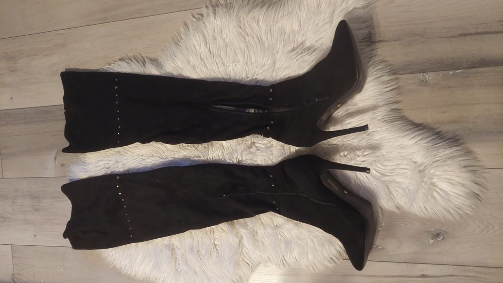 Piękne kozaczki za kolano.