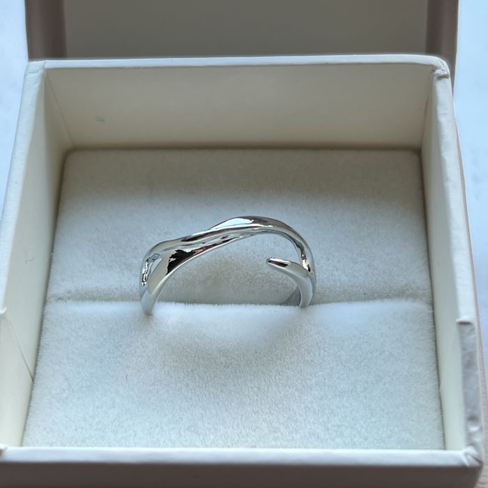 Regulowany srebrny pierścionek sygnet Liquid Metal Vintage Alternative