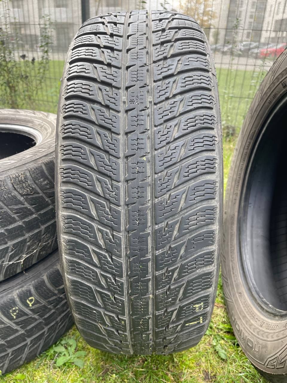 Nokian Tyres WR SUV 3 235/55 R18 99 V XL . Cena za complekt

Czy
