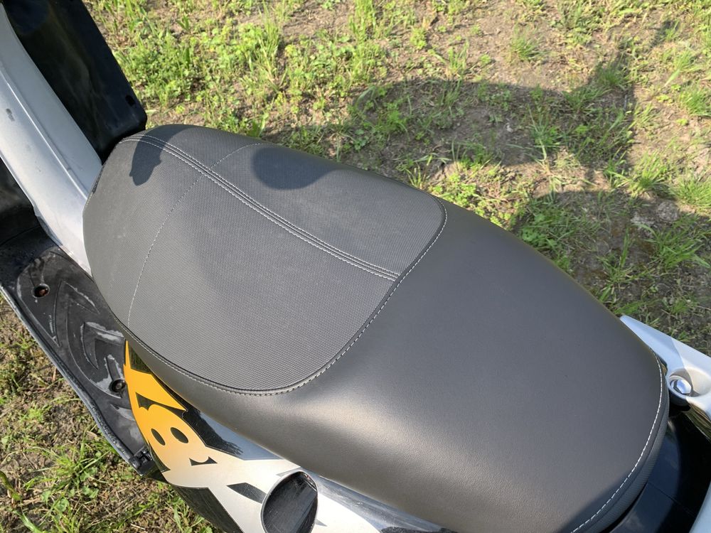 Продам скутер Honda X8R