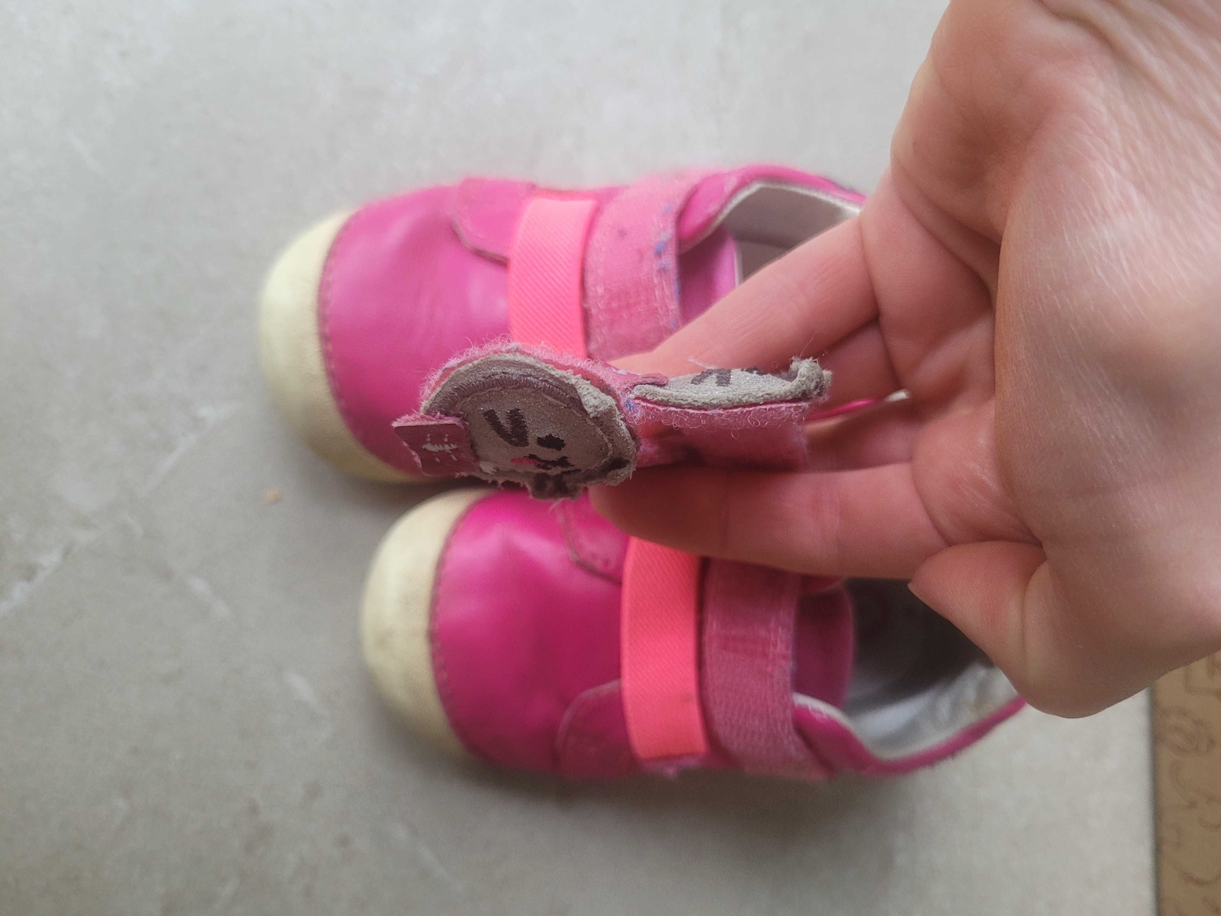 Дитячі кросівки для дівчинки