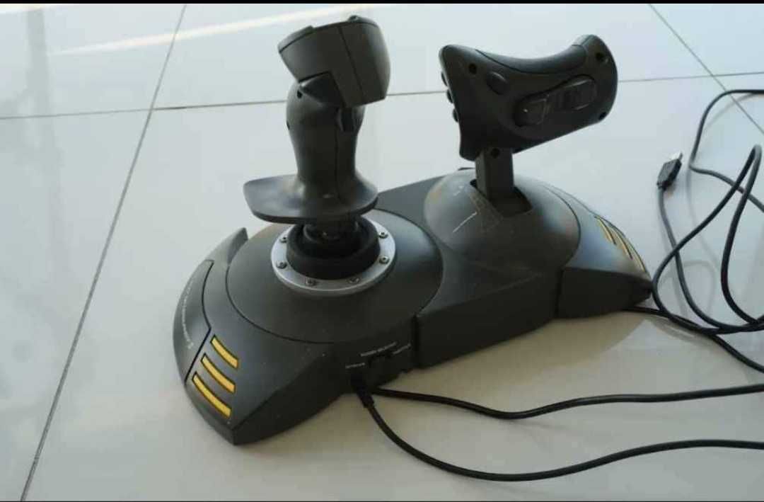 Simulador thrusmaster