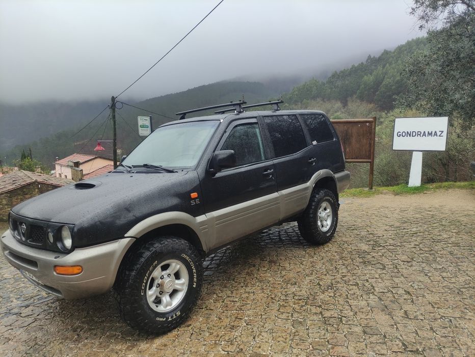 Nissan Terrano 2 longo