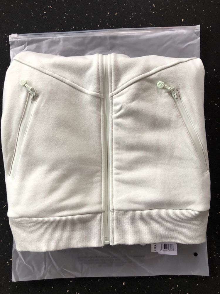 Sweat de fecho da marca Strix