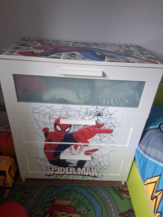 Vendo  cómoda com 3 gavetas uma com vidro fosco