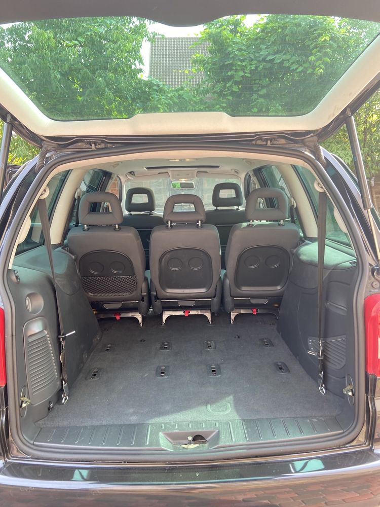 В продажі 7- місний сімейний Volkswagen Sharan