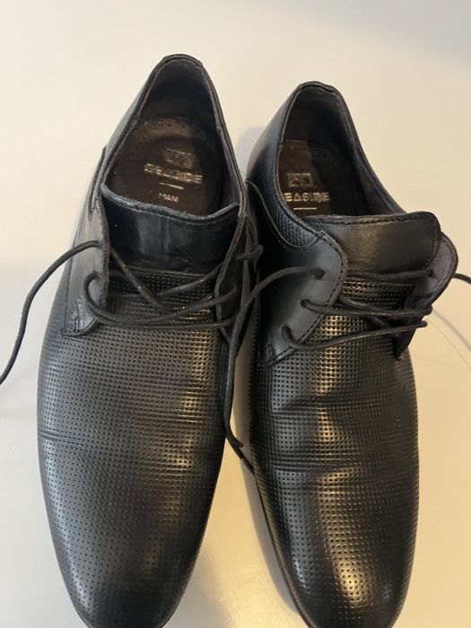 Sapatos pretos em pele nr 42