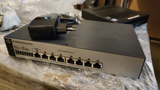 Switch HP J9979A 1820-8G 8 portów