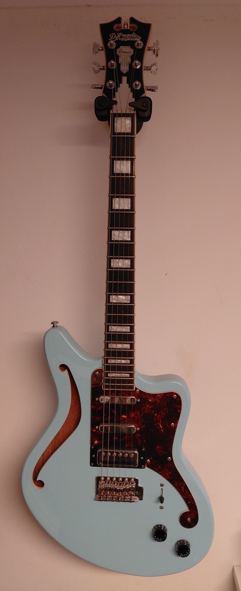 Guitarra hollowbody D'Angelico New York Premirer