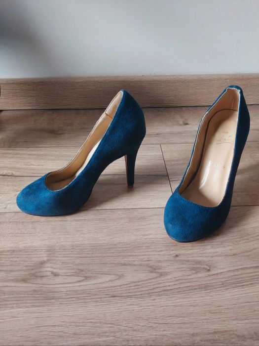 Christian Louboutin szpilki marka premium zamszowe na wysokim obcasie