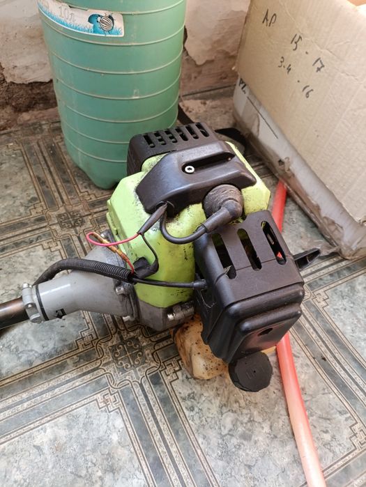 Бензокоса, тример бензиновий