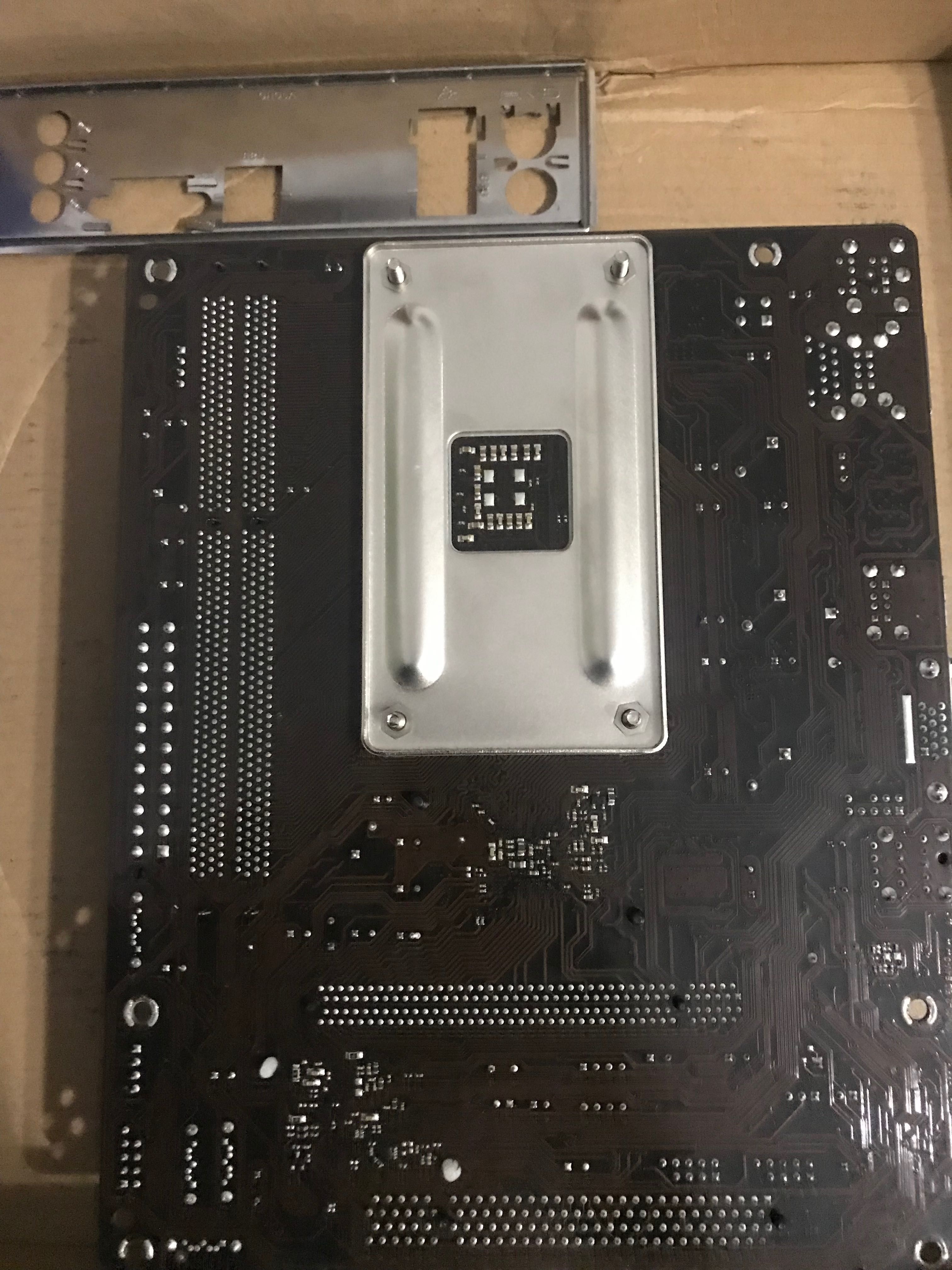 ASRock 960GM-VGS3 FX+fx4100+8gb озу