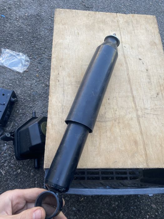 Амортизатор Волга ГАЗ 2410 3102 31029 3110 31105 задній