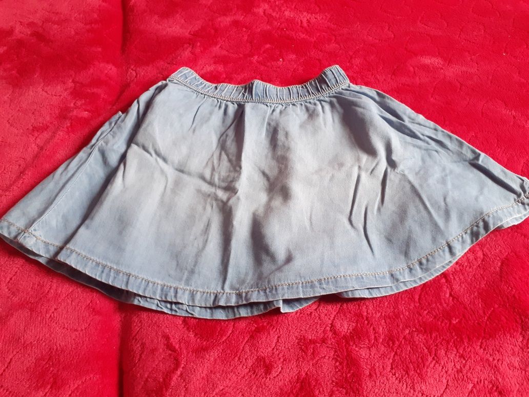 Sprzedam uzywana spodniczke dla ksiezniczki 92/98 cm