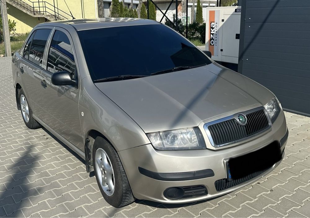 Skoda Fabia в хорошем состояние