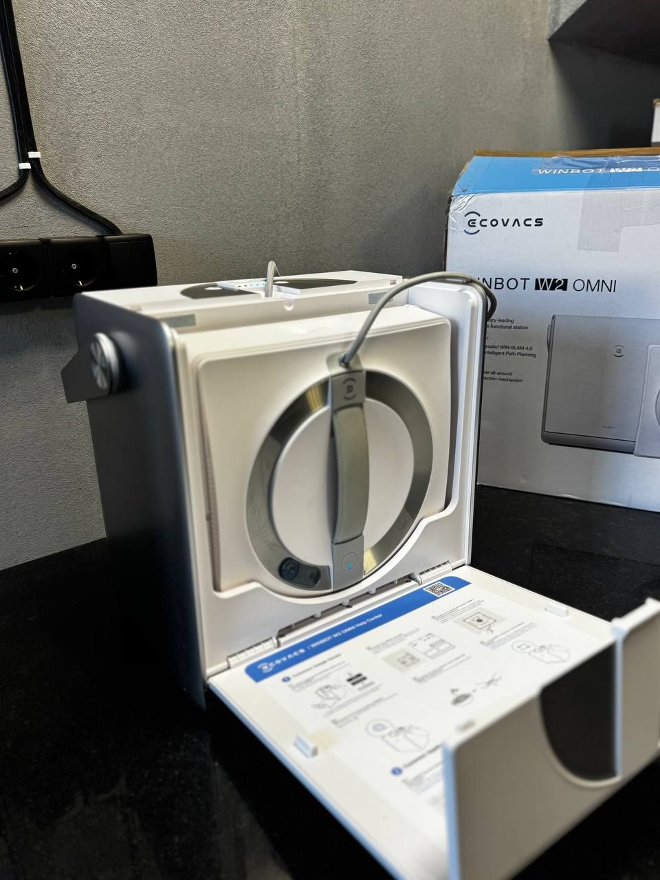Робот-мийник вікон ECOVACS Winbot W2 Omni
