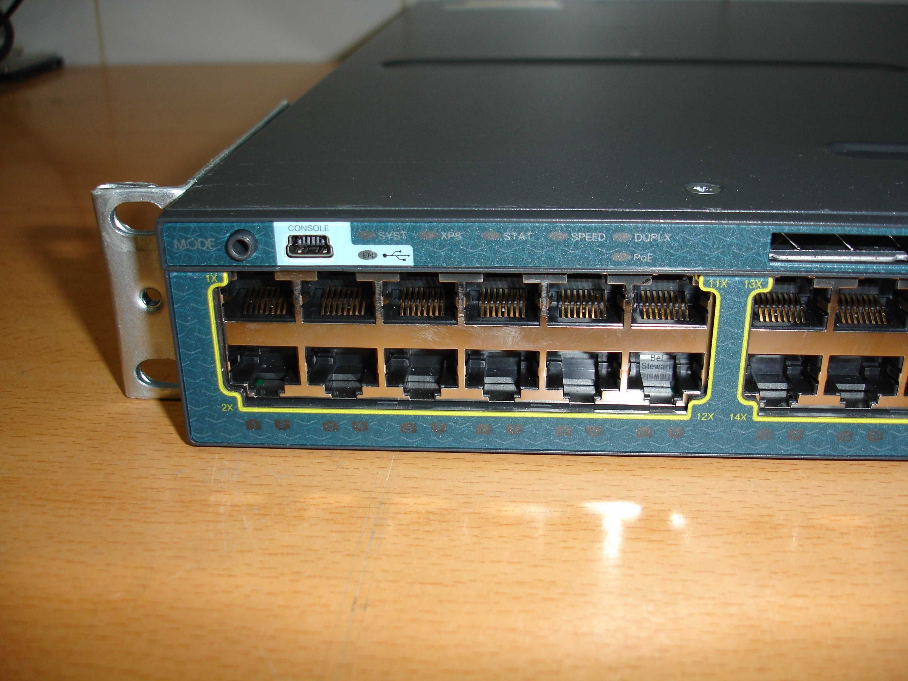Cisco Catalyst 3560-X (PoE+) + C3KX-NM-10G