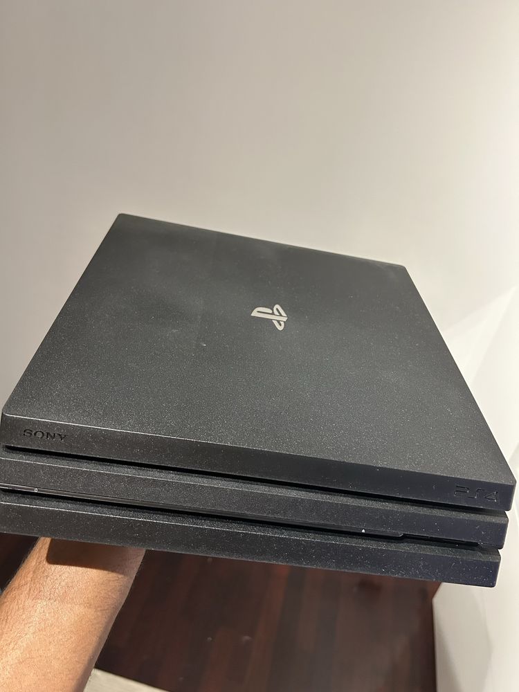 Playstation 4 PRO (CUH-7216B)