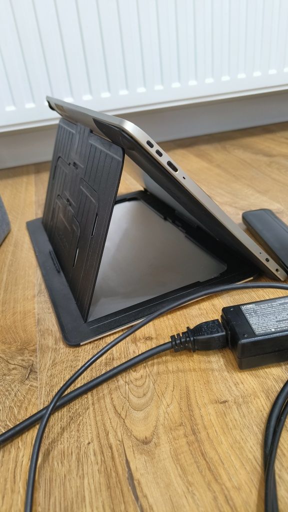 Графічний планшет Wacom Cintiq Companion 2 DTH-W1310 128Gb