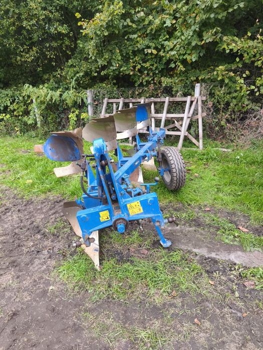 Pług 4 skibowy obrotowy marki Rabe Werk, 3+1