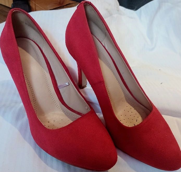 Czerwone zamszowe szpilki high heel r.38 Jenny Fairy