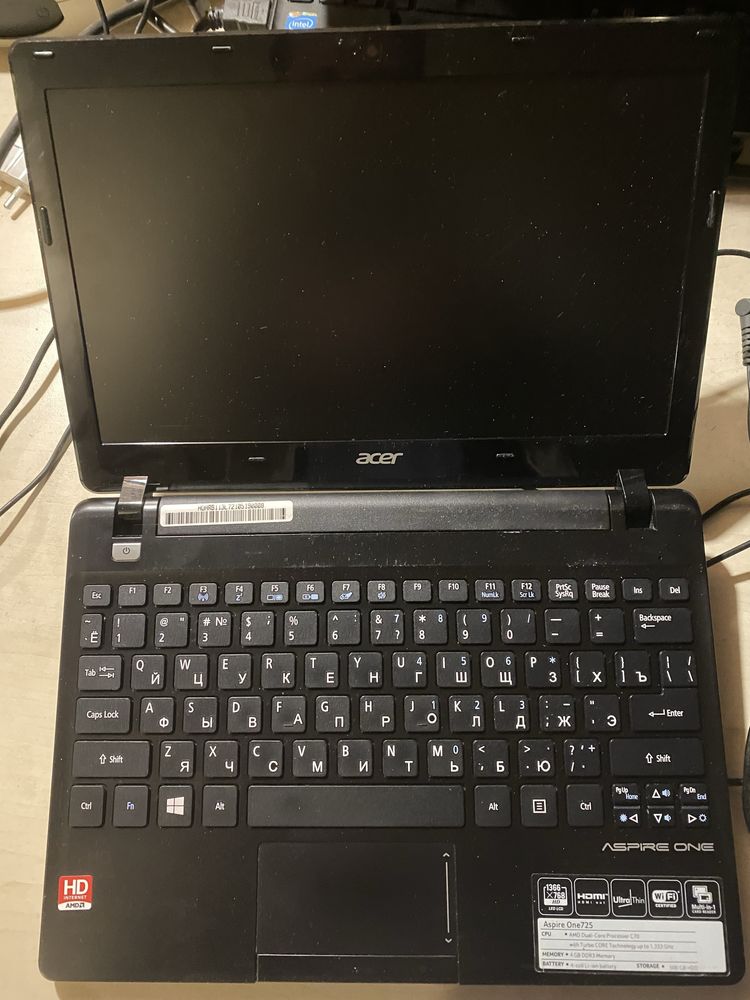 Нетбук Acer Aspire One 725