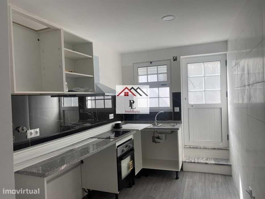 Moradia M2 com logradouro (A207PL)