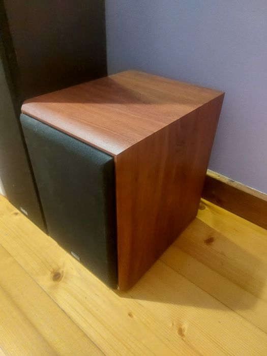 Subwoofer aktywny Magnat 201A stan bardzo dobry