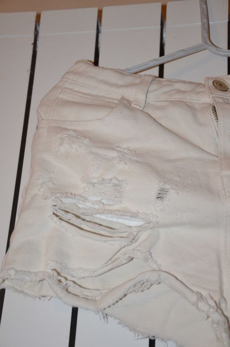 Kremowe szorty dżinsowe Denim&Co r. 36