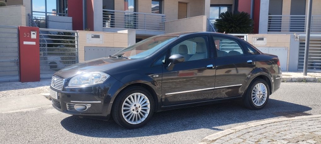 Fiat linea 1.3 multijet emotion impecável no geral