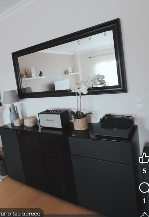 Aparador com 4 portas