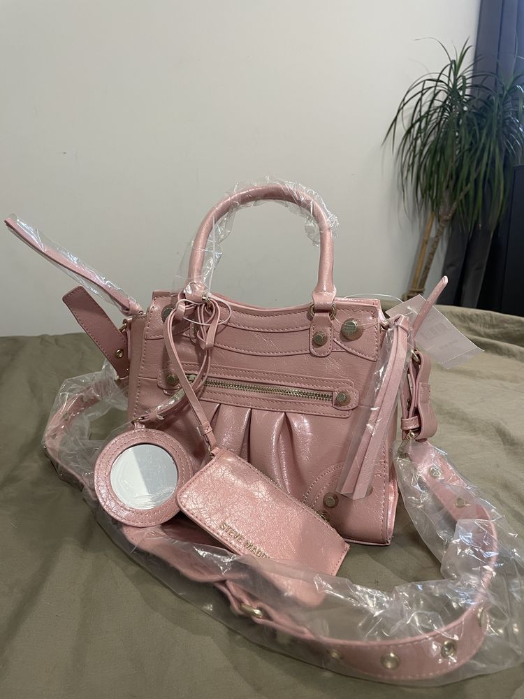 Rozowa torebka na ramie Steve Madden Y2K