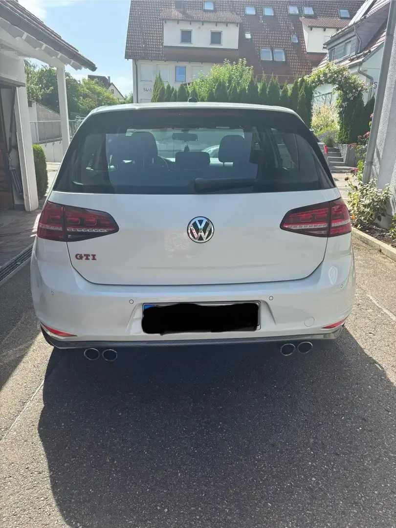VW Golf GTI - 230cv