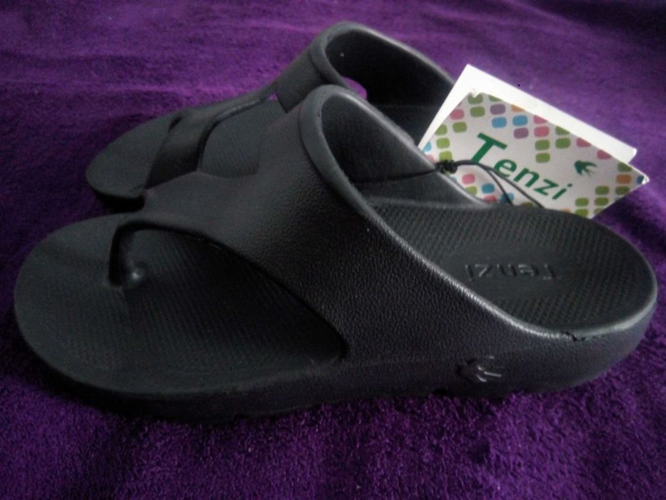 Босоніжки,Сандалии,Шльопки Crocs.р.37-38/устілка 25см.