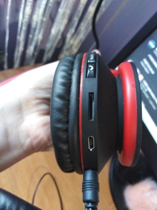 Słuchawki czerwone używane
