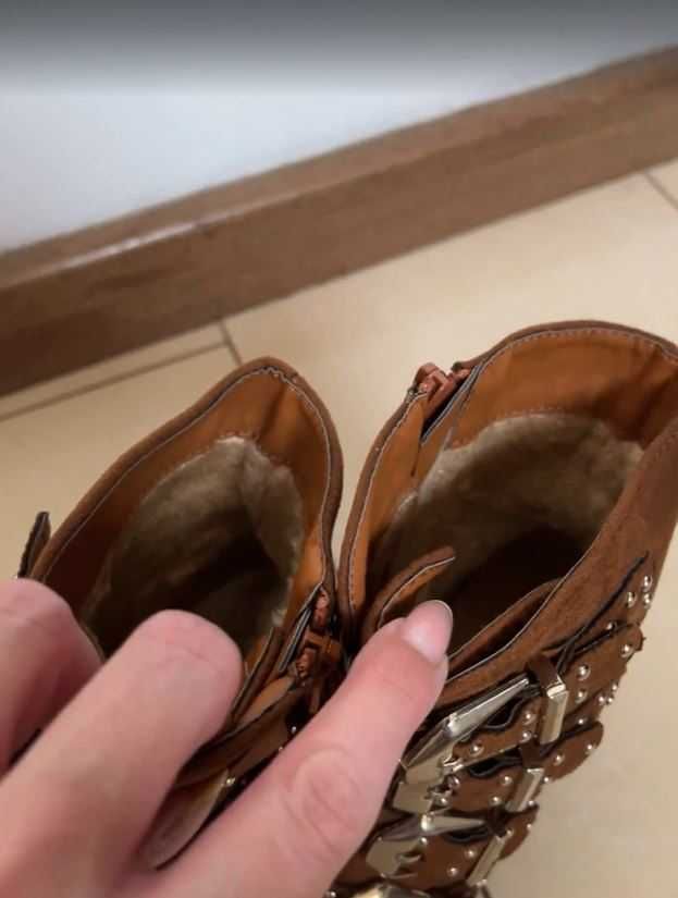 NOWE Brązowe botki z klamrami 39